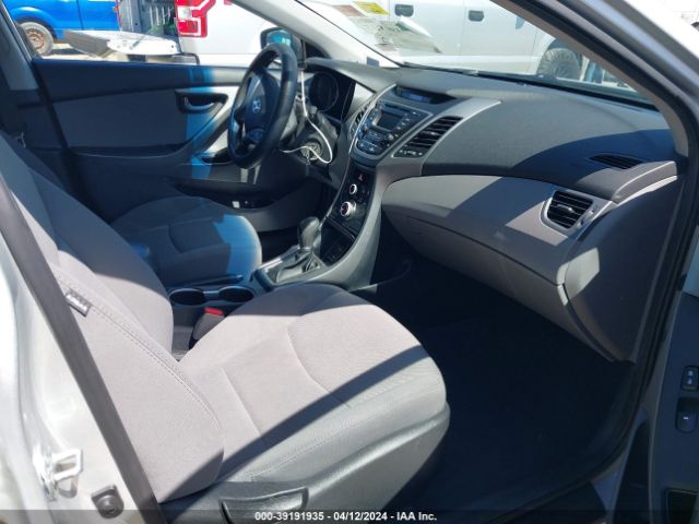 5NPDH4AE4GH681319 Hyundai ELANTRA SE
