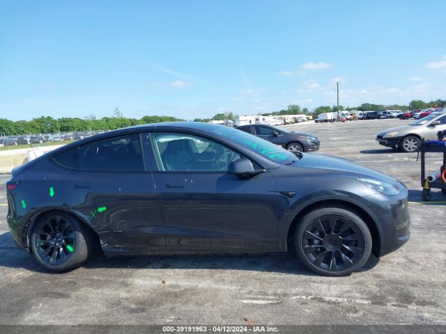 7SAYGDEE8RF037762 Tesla Model Y Long Range Dual Motor All-wheel Drive
