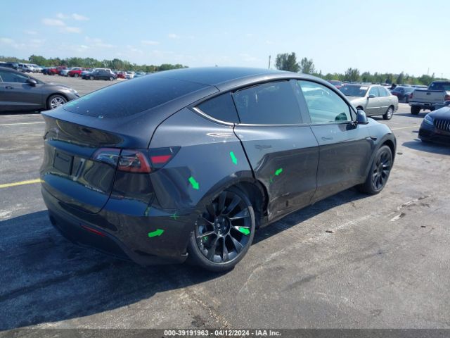 7SAYGDEE8RF037762 Tesla Model Y Long Range Dual Motor All-wheel Drive