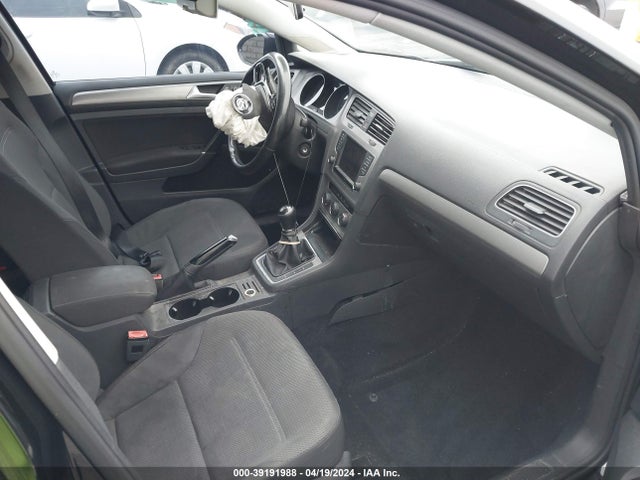 3VW117AU9GM005083 Volkswagen Golf Tsi S 4-door