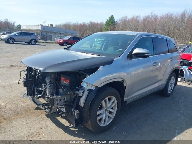 Toyota Highlander Le V6 2016 5TDBKRFH3GS225797 Image 2