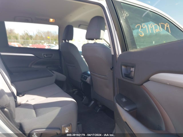 Toyota Highlander Le V6 2016 5TDBKRFH3GS225797 Image 8