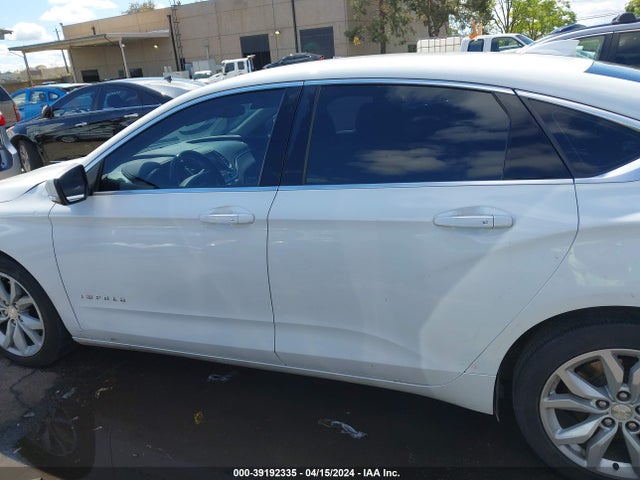 Chevrolet IMPALA 1LT 2018 2G1105S34J9119940 Image 15