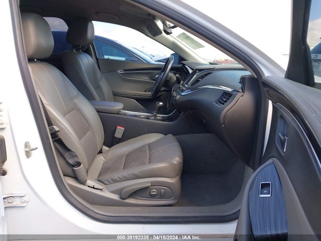 Chevrolet IMPALA 1LT 2018 2G1105S34J9119940 Image 5