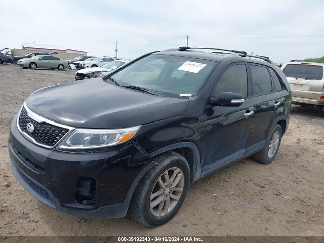 KIA SORENTO LX 2014 5XYKT4A62EG543121 Image 2