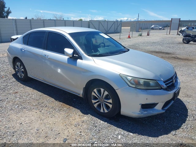 2015 1HGCR2F30FA017692 main image
