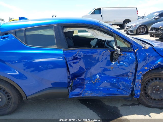 Toyota C-HR LE 2020 JTNKHMBX6L1084922 Image 13