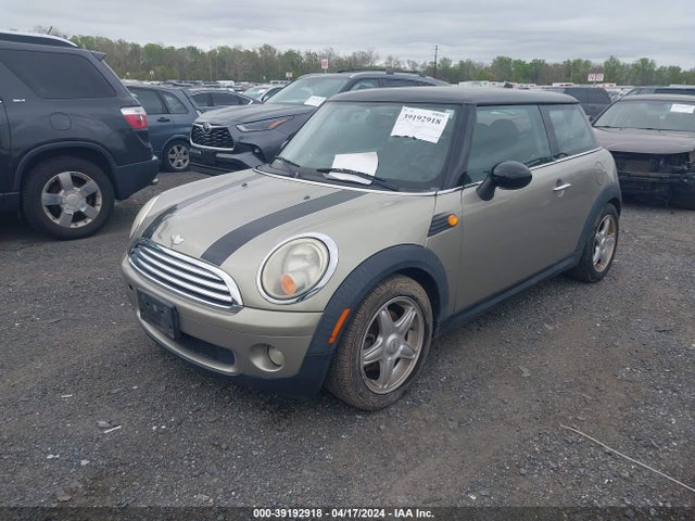 2007 MINI COOPER WMWMF33557TT58225 Photo 1