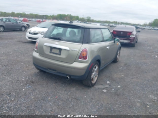 2007 MINI COOPER WMWMF33557TT58225 Photo 3