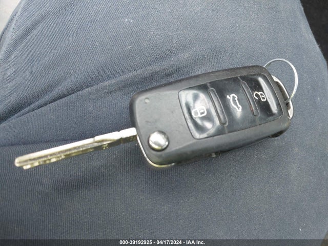 3VW267AJ2GM272108 Volkswagen Jetta 1.4t S