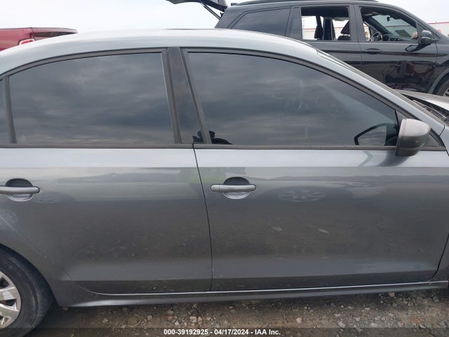 3VW267AJ2GM272108 Volkswagen Jetta 1.4t S
