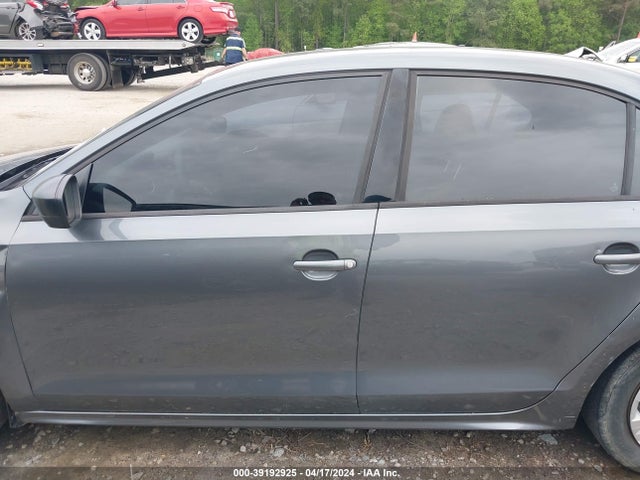 3VW267AJ2GM272108 Volkswagen Jetta 1.4t S