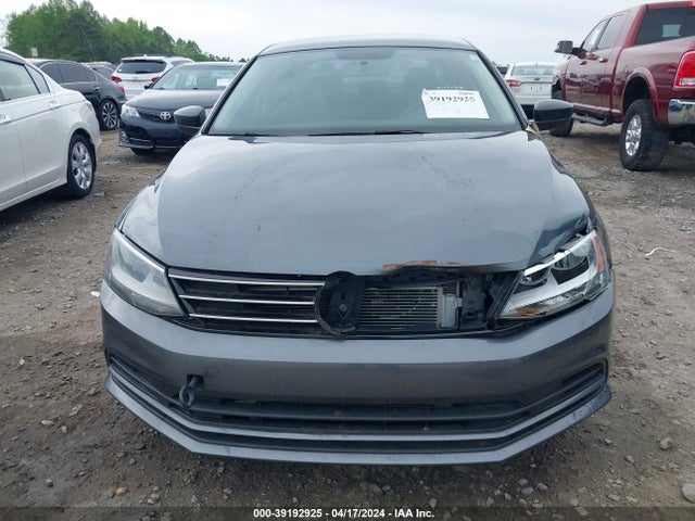 3VW267AJ2GM272108 Volkswagen Jetta 1.4t S