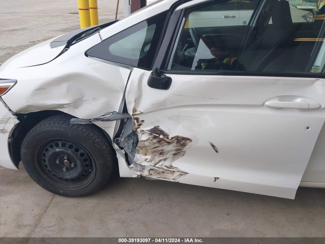 Honda FIT LX 2016 JHMGK5H59GX017675 Image 6