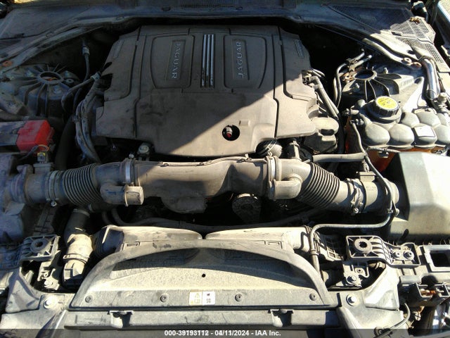 2017 JAGUAR XE SAJAK4BV8HA957384 Photo 9