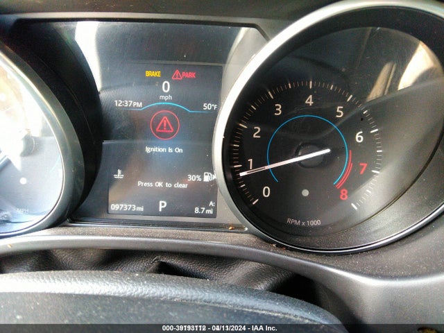 2017 JAGUAR XE SAJAK4BV8HA957384 Photo 6