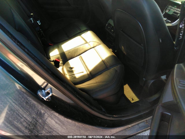 2017 JAGUAR XE SAJAK4BV8HA957384 Photo 7