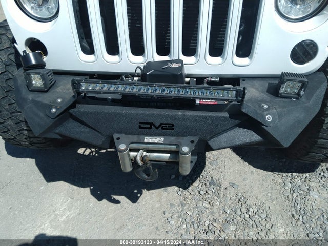 1C4HJWEG9JL921223 Jeep Wrangler Jk Unlimited Sahara 4x4