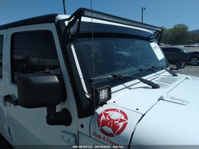 1C4HJWEG9JL921223 Jeep Wrangler Jk Unlimited Sahara 4x4