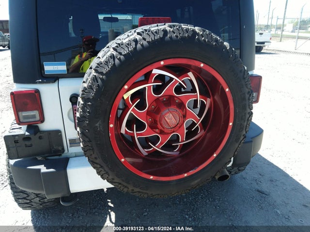 1C4HJWEG9JL921223 Jeep Wrangler Jk Unlimited Sahara 4x4