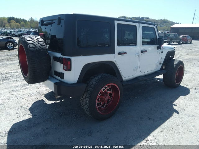 1C4HJWEG9JL921223 Jeep Wrangler Jk Unlimited Sahara 4x4