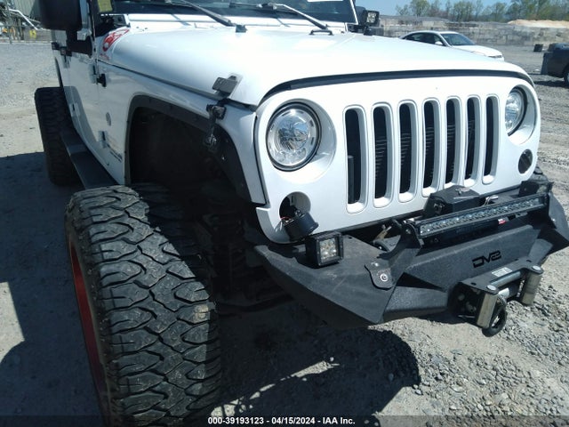 1C4HJWEG9JL921223 Jeep Wrangler Jk Unlimited Sahara 4x4