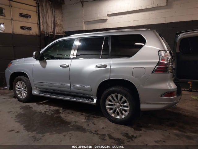 Lexus 460 2016 JTJBM7FX8G5146926 Image 3