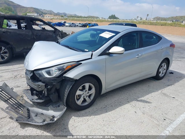 Hyundai ELANTRA SE 2015 5NPDH4AE4FH581090 Image 2