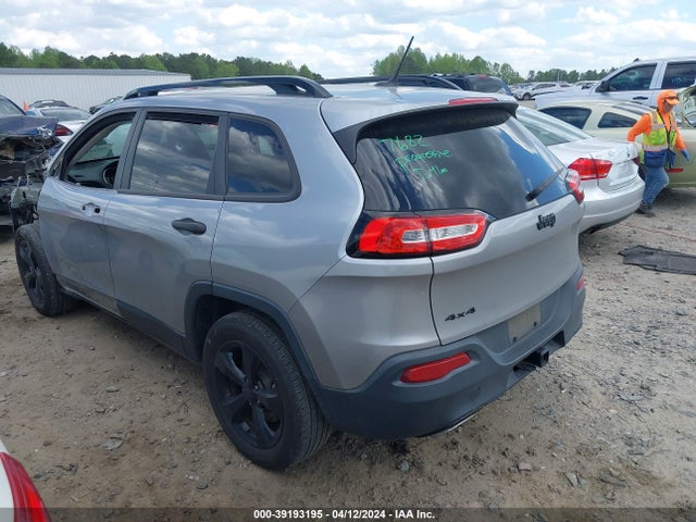 1C4PJMAS8HW601944 Jeep Cherokee Altitude 4x4