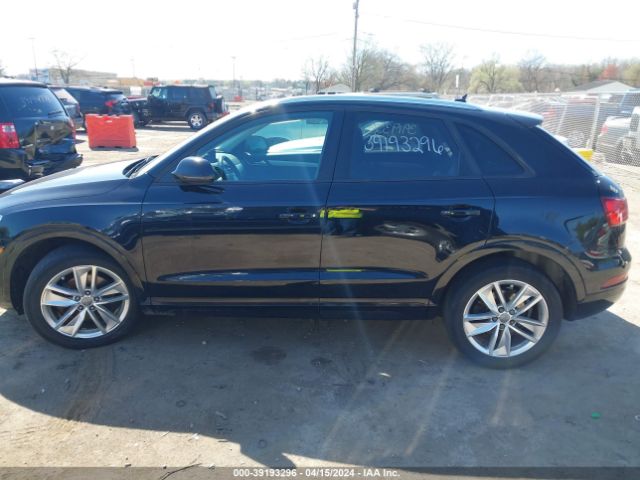 WA1ECCFS3HR012958 Audi Q3 2.0t Premium