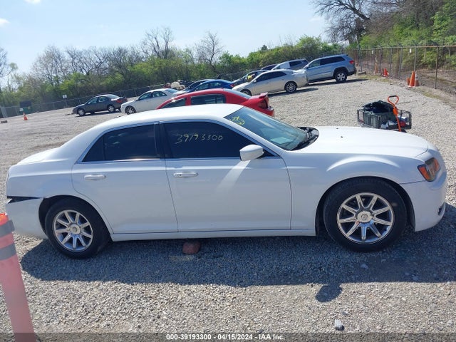 Chrysler 300 300s 2014 2C3CCABG1EH200817 Image 13