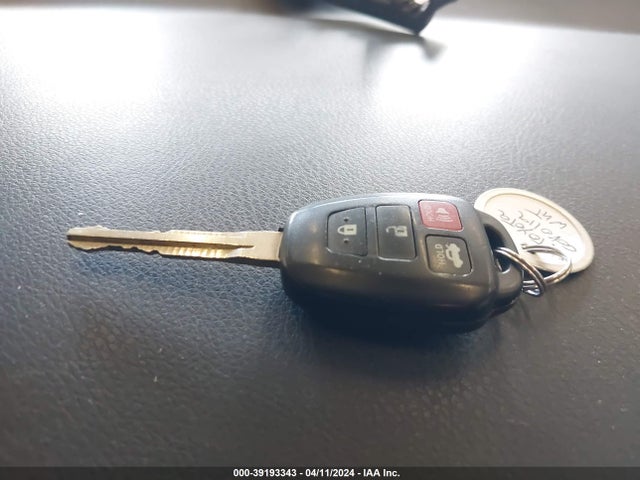 Toyota COROLLA LE 2014 5YFBURHE2EP161321 Image 11