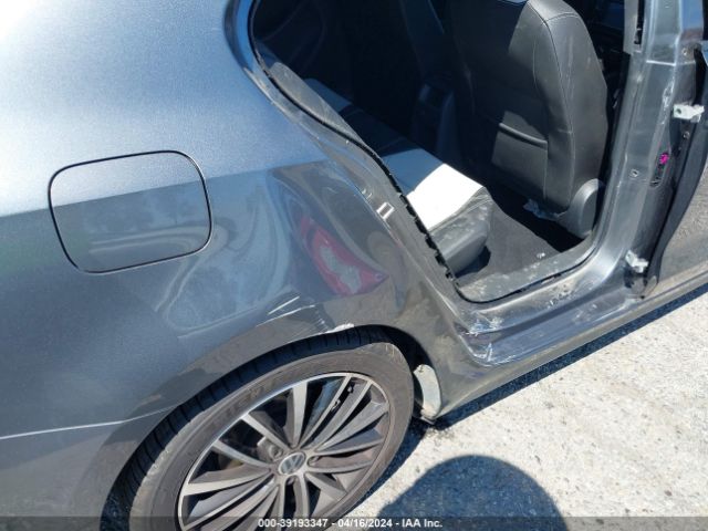 3VWD17AJ2HM298121 Volkswagen Jetta 1.8t Sport