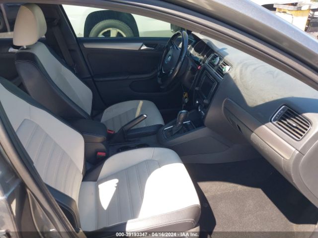 3VWD17AJ2HM298121 Volkswagen Jetta 1.8t Sport