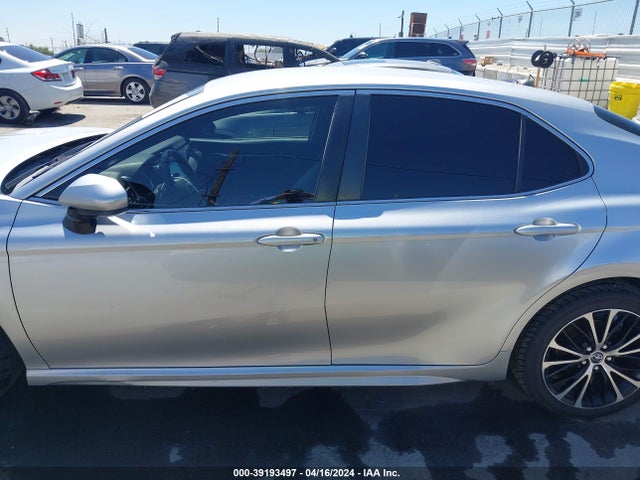 Toyota CAMRY SE 2018 JTNB11HK7J3050505 Image 14