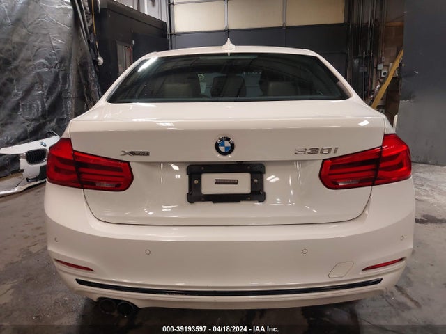 BMW 330i Xdrive 2017 WBA8D9G31HNU66253 Image 17