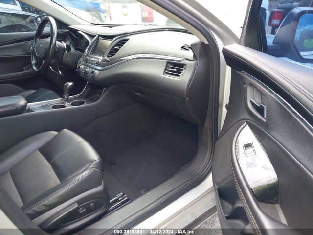 Chevrolet IMPALA 1LT 2018 2G1105S30J9120986 Image 5