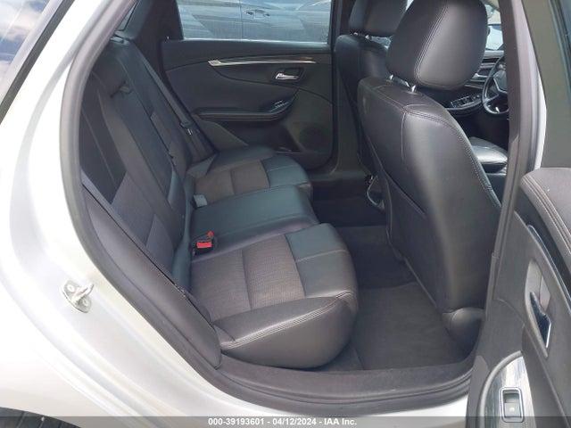 Chevrolet IMPALA 1LT 2018 2G1105S30J9120986 Image 8