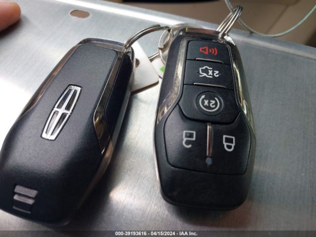 2LMTJ6KR8GBL33497 Lincoln Mkx Select