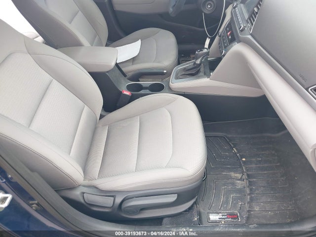 Hyundai ELANTRA SE 2017 5NPD84LF9HH154111 Image 5