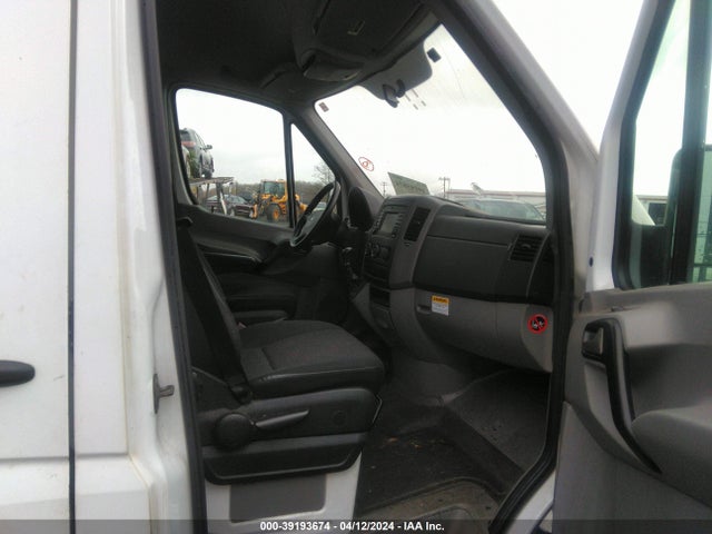 Mercedes-Benz Sprinter 2500 Normal Roof 2014 WD3PE7CC7E5859007 Image 5