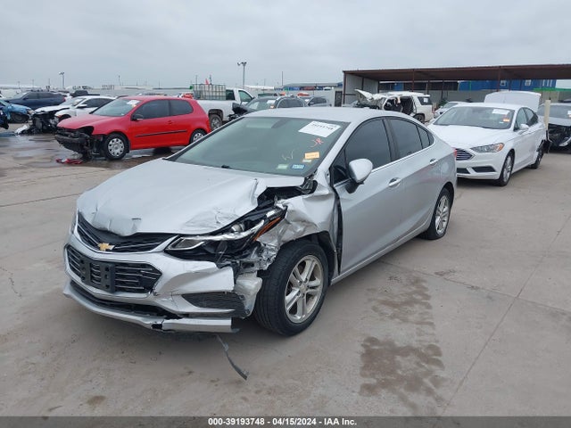 Chevrolet Cruze Lt Auto 2018 1G1BE5SM0J7161750 Image 2