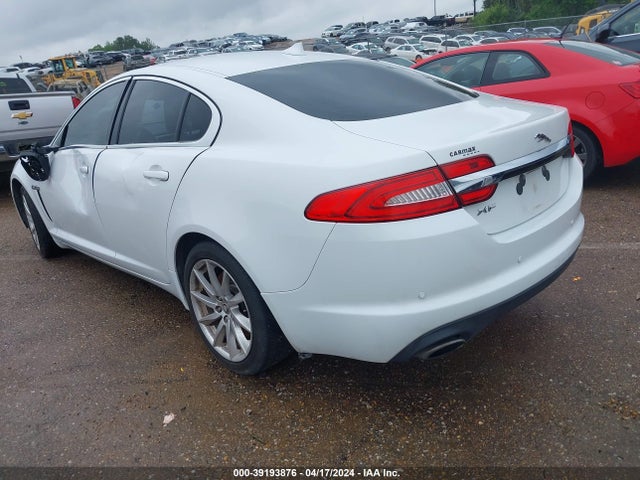 2013 JAGUAR XF SAJWA0ES8DPU02381 Photo 2