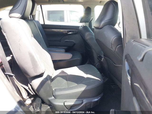 Toyota Highlander Platinum 2021 5TDFZRAH7MS075113 Image 8