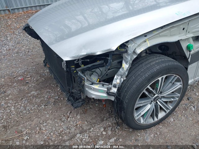 Genesis G80 3.8 2018 KMHGN4JE2JU249794 Image 6