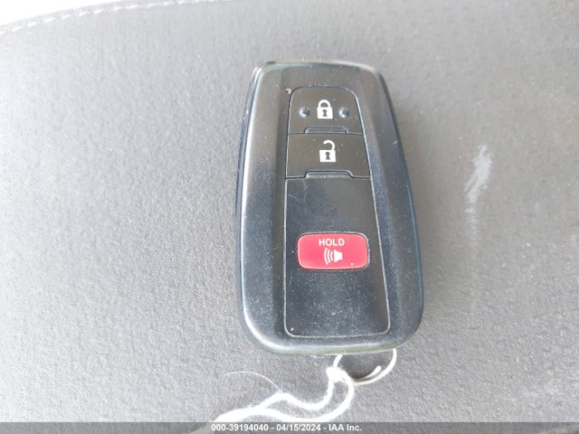 Toyota Prius Two Eco 2017 JTDKARFU1H3042935 Image 11