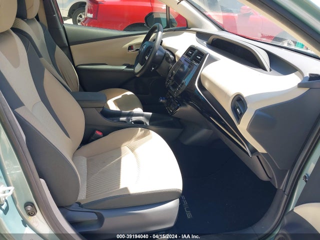 Toyota Prius Two Eco 2017 JTDKARFU1H3042935 Image 5