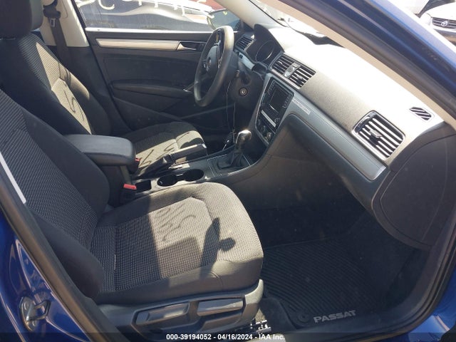 1VWAT7A36GC057239 Volkswagen Passat 1.8t S