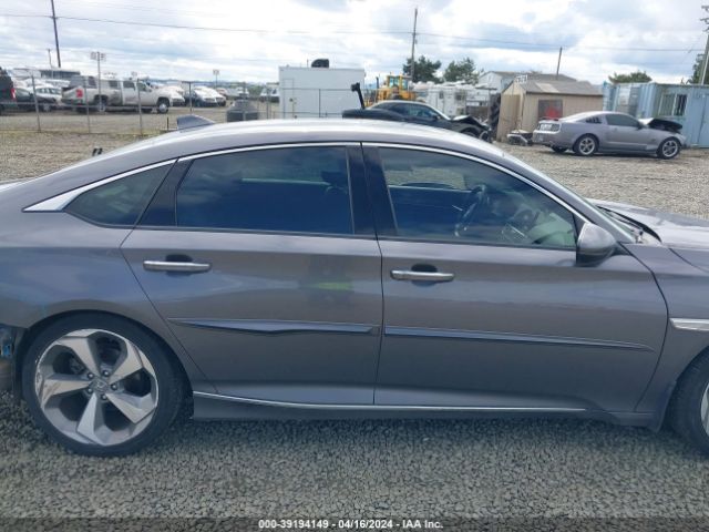 1HGCV2F96JA026115 Honda Accord Touring 2.0t