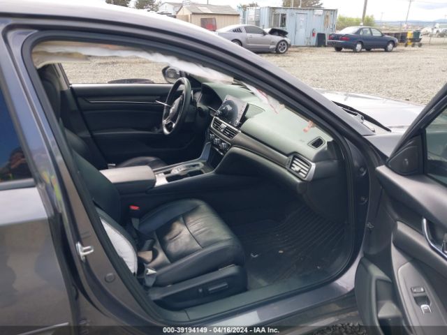 1HGCV2F96JA026115 Honda Accord Touring 2.0t